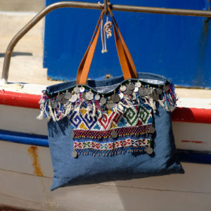 Mina's ethnic tote bag with vintage details